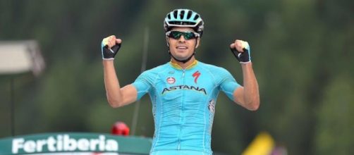 Mikel Landa celebrates victory on Stage 11