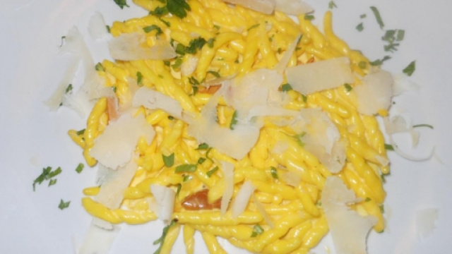 Le trofie con zafferano, funghi e prosciutto