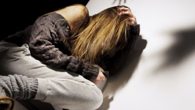 Picchiata brutalmente, polizia chiude il caso.