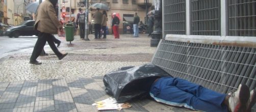 Morador de rua foi o her&oacute;i para Elenilda.