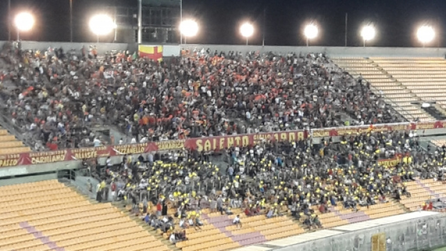 I tifosi salentini hanno riempito il Via del mare