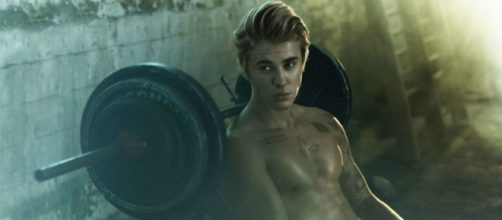 Modelo gostou do beijo de Justin Bieber