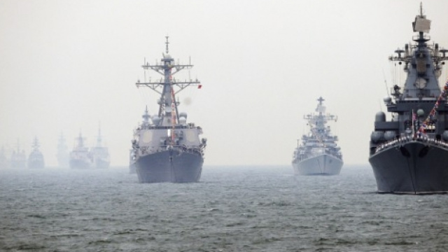 Alcune navi militari cinesi durante esercitazione