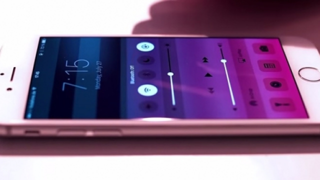 L'immagine di un prototipo di iPhone 6S