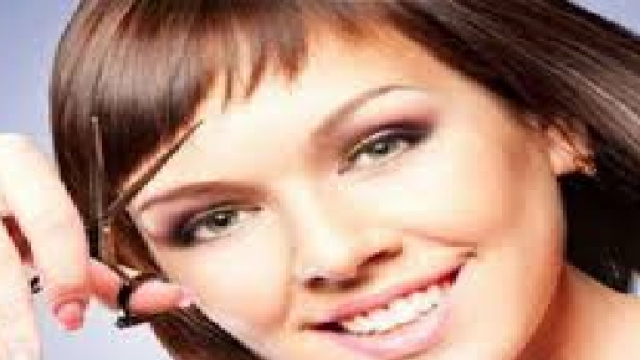 Nuovi tagli di capelli: la frangia autunno 2015