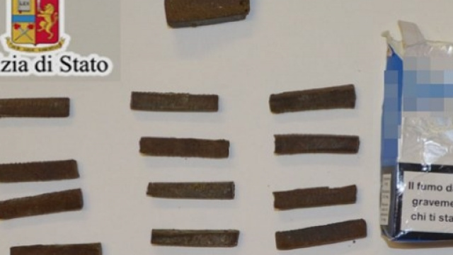 Caltanissetta, le stecche di hashish sequestrate