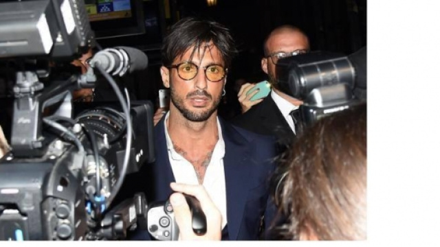 Il ritorno in pubblico di Fabrizio Corona.
