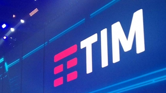 Nuovo logo TIM: Palalottomatica Roma