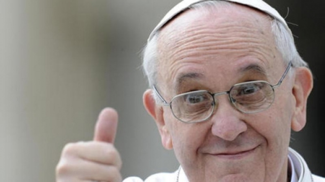 Papa Francesco battezza 26 bambini