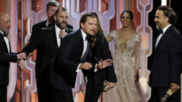 Leonardo Di Caprio insieme a cast e regista