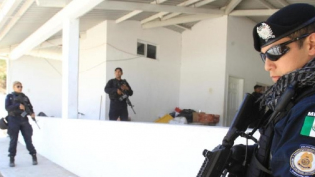 Polizia messicana in un'operazione antidroga