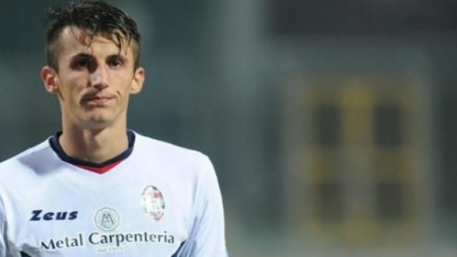 L'attaccante dell'F.C. Crotone Ante Budmir.