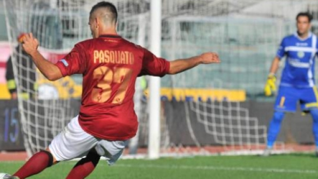 L'attaccante del Livorno, Cristian Pasquato