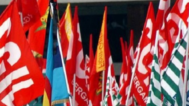 Bandiere dei maggiori sindacati italiani