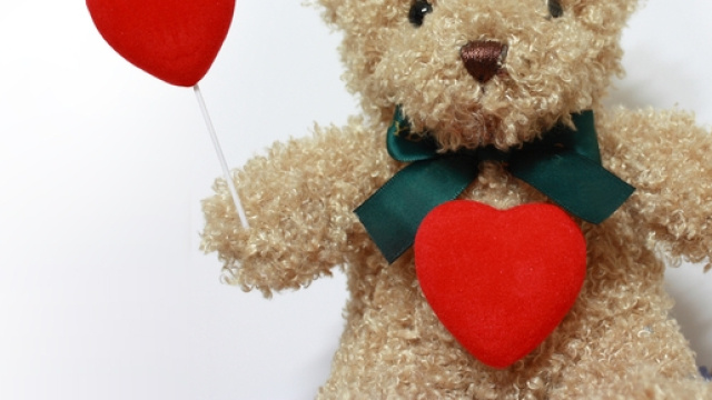 Donna ascolta battito del figlio dopo tre anni