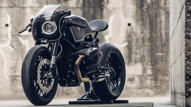 Bawarian FirstFighter dell'officina Rough Crafts