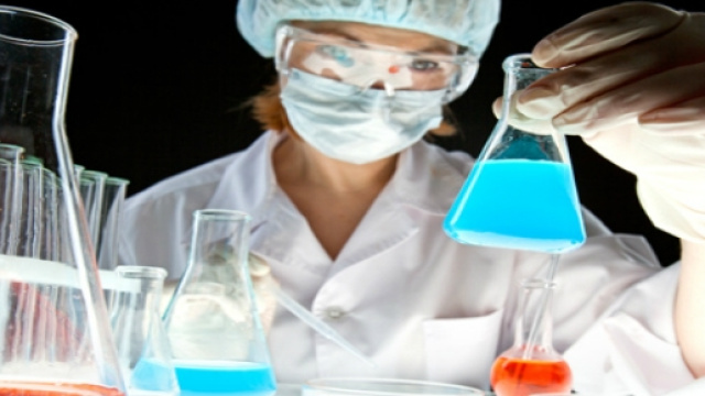Fotografia di un esame chimico in laboratorio