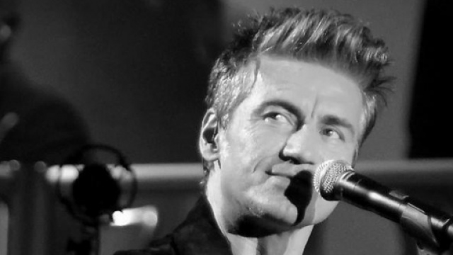 Luciano Ligabue durante un concerto
