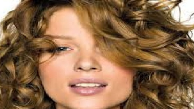 Novit&agrave; tagli di capelli ricci: proposte 2016