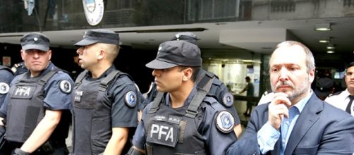 Macri volvi&oacute; a echarlo; &aacute;mbito privado saca empleo