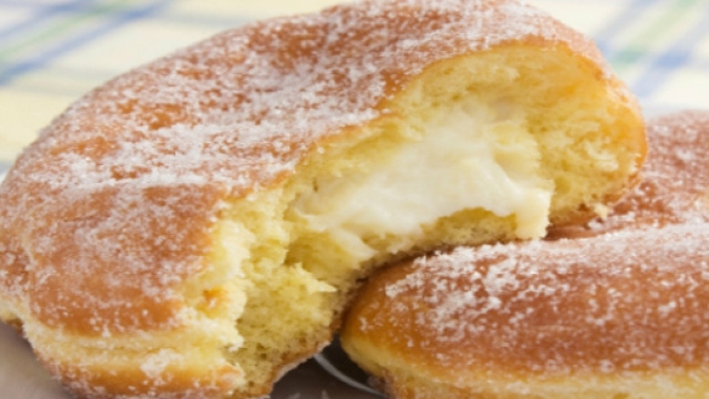 Ricetta dei soffici bomboloni ripieni alla crema