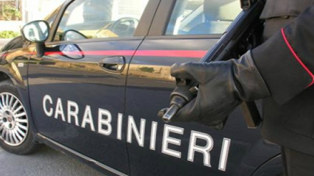 Pattuglia di carabinieri armata