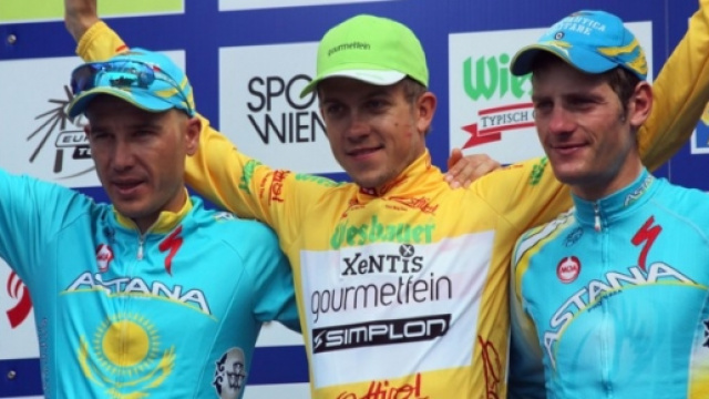 Seeldrayers (a destra) sul podio al Giro d'Austria