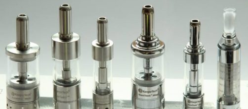 As e-cig use grows,opponents start to fight dirty