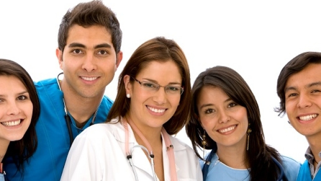 Concorsi per infermieri e OSS, requisiti e domanda