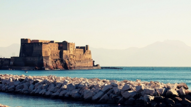 Napoli: statua di San Pio decapitata