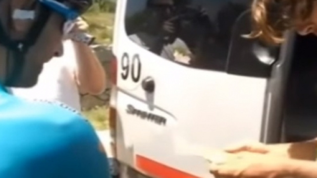 La consegna del regalo a Sagan