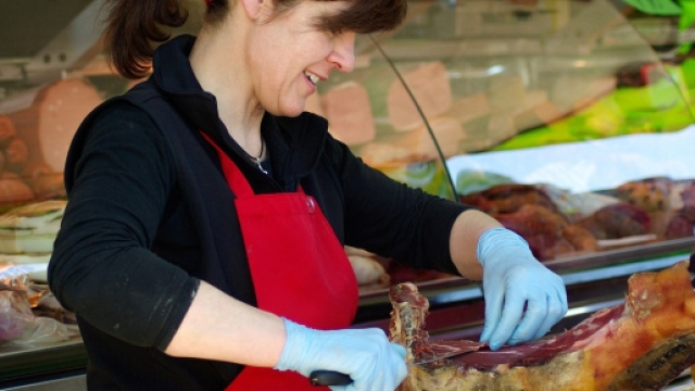 Lavoro nei vari reparti di Esselunga
