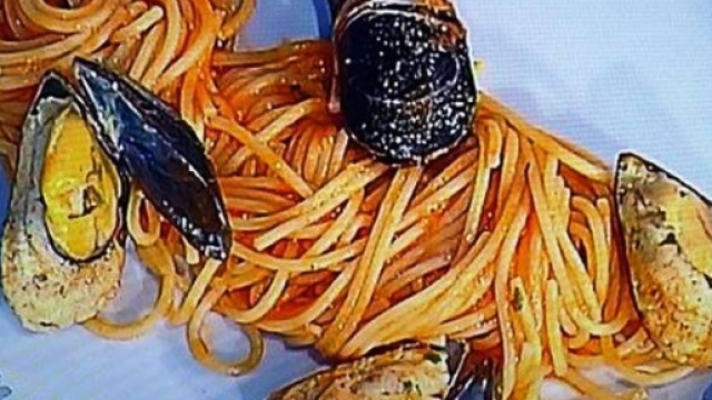 Ricetta spaghetti con le cozze ripiene