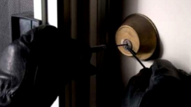 Tentata rapina a Trapani, la vittima reagisce