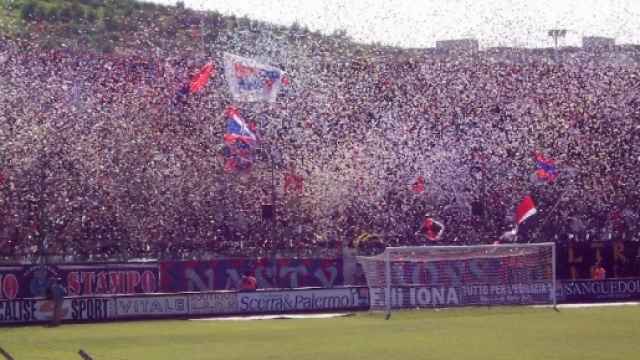 La Curva Sud "Giorgio Manzulli" - Crotone.