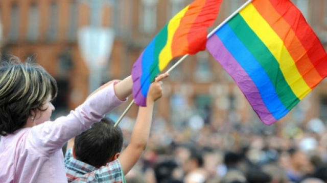 Unioni civili, il dibattito continua.