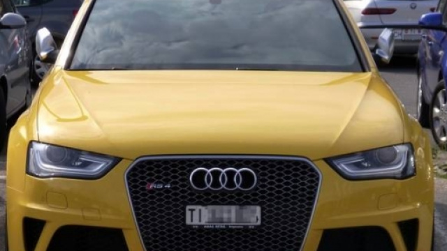 Caccia all'Audi gialla: le news