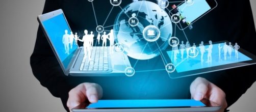 A person doing online markerting