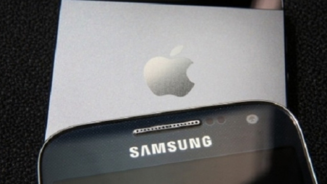 Samsung Galaxy S7 ed Apple iPhone 7