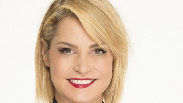 Simona Ventura, naufraga all'Isola dei famosi.