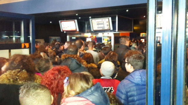 File interminabili per fare il biglietto.