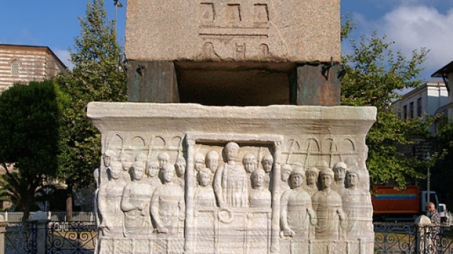 Obelisco di Teodosio in piazza Sultanahmet.