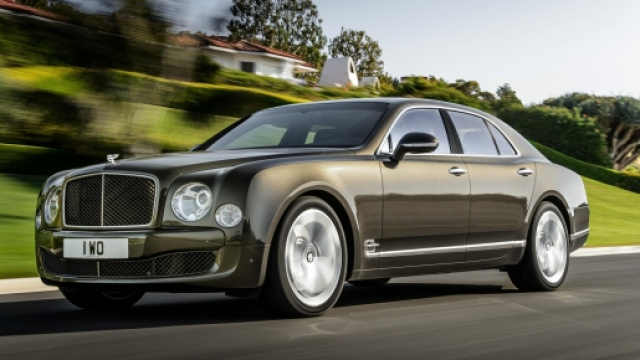 La nuova Bentley Mulsanne speed grigia