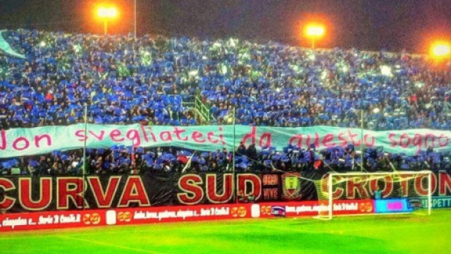 La Curva Sud "Giorgio Manzulli" - Crotone.