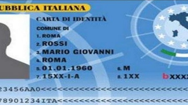 Carta d'dentit&agrave; con impronte digitali