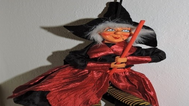 Frasi e immagini divertenti Befana 2016