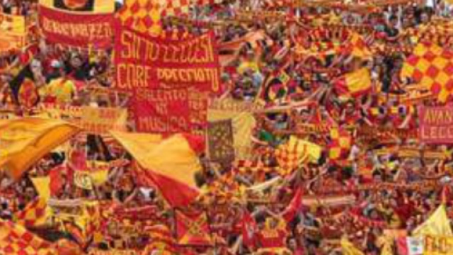 Il Lecce cerca di acquistare un attaccante.