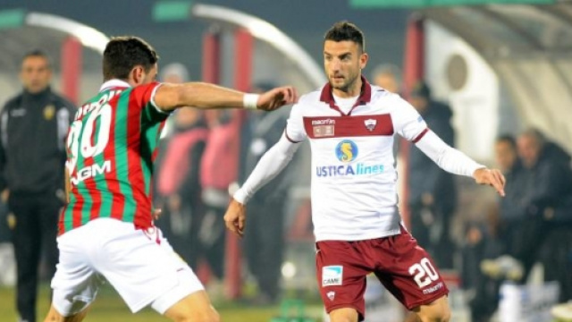 Luca Nizzetto in azione con il Trapani