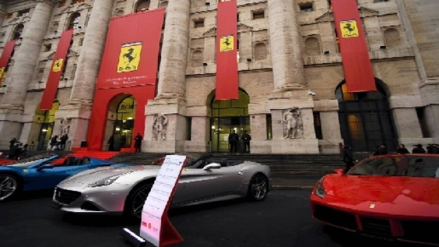 Modelli Ferrari in esposizione in Borsa Italiana