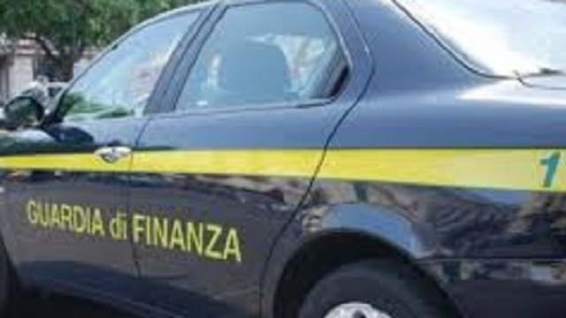 A Lamezia Terme trovata in un'auto 1,3 Kg di droga